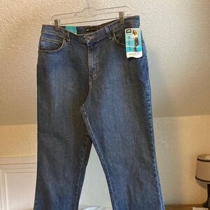 Lee women’s size 14 blue jeans